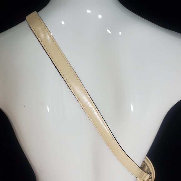 Bei Bao Bao Ivory Faux Leather Circular Round Cross-Body bag with Gold Hardware - Picture 5 of 14